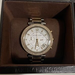 BNWT Michael Kors VX3JE gold watch
